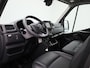 Renault Master T35 2.3 dCi 135 L3H2 Work Edition | Cruise Control | Airco | Achteruitrijcamera | Lederen bekleding | Schuifdeur Rechts