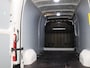 Renault Master T35 2.3 dCi 135 L3H2 Work Edition | Cruise Control | Airco | Achteruitrijcamera | Lederen bekleding | Schuifdeur Rechts