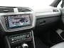 Volkswagen Tiguan Allspace 1.5 TSI R-Line Business+ 7persoons automaat | Apple Carplay | 360 camera | Navigatie | Voorstoelen verwarmd | Parkeersensoren voor en achter | Warmtewerend voorruit | Harman en Kardon audiosystem |