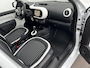 Renault Twingo Z.E. R80 Intens Automaat / Dealer onderhouden / Accu SoH 95,46 % / Navigatie / Apple Carplay Android / Drie fase laden / Stoelverwarming /