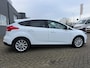 Ford Focus 1.0 Trend Edition met parkeersensoren en navigatie en bluetooth telefoon / media en cruise controle