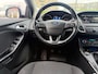 Ford Focus 1.0 Trend Edition met parkeersensoren en navigatie en bluetooth telefoon / media en cruise controle
