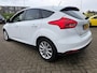 Ford Focus 1.0 Trend Edition met parkeersensoren en navigatie en bluetooth telefoon / media en cruise controle