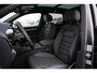Volkswagen Touareg 3.0 TSi eHybrid 4MOTION R design | Luchtvering | VW-garantie 5jaar / 100.000km | Panoramisch schuifdak | Trekhaak elektrisch | Adaptieve Cruise Control | Soft close portieren | Leder "Puglia" "R-logo' zwart/ blauwe stikking | 22" Lichtmetalen velgen "Estoril", zwart