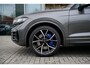 Volkswagen Touareg 3.0 TSi eHybrid 4MOTION R design | Luchtvering | VW-garantie 5jaar / 100.000km | Panoramisch schuifdak | Trekhaak elektrisch | Adaptieve Cruise Control | Soft close portieren | Leder "Puglia" "R-logo' zwart/ blauwe stikking | 22" Lichtmetalen velgen "Estoril", zwart