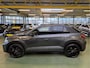 Volkswagen T-Roc 1.5 TSI R-Line -150pk- Automaat | Panorama dak | IQ LED | Camera | Elec. Achterklep | Rijklaarprijs