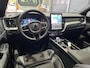 Volvo XC60 T6 Plug-in hybrid Plus Black Edition | FACELIFT | 360° Camera | Trekhaak | Panoramadak | ACC | Stoel+Stuurverwarming | 21 Inch