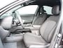Hyundai Ioniq 6 Connect 77.4 kWh | Head-Up Display | Navigatie | Camera | Apple Carplay/Android Auto | Warmtepomp | Adapt. Cruise Control | Dodehoek | Stuur- + Stoelverwarming | Rijklaarprijs!