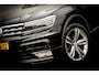 Volkswagen Tiguan 2.0 TDi 240 Pk 4Motion R-Line I Zwart Leder I Panoramadak I Org. Electr. Trekhaak I 19 inch. I Digital Cockpit