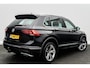 Volkswagen Tiguan 2.0 TDi 240 Pk 4Motion R-Line I Zwart Leder I Panoramadak I Org. Electr. Trekhaak I 19 inch. I Digital Cockpit