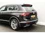 Volkswagen Tiguan 2.0 TDi 240 Pk 4Motion R-Line I Zwart Leder I Panoramadak I Org. Electr. Trekhaak I 19 inch. I Digital Cockpit