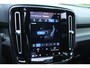 Volvo XC40 Recharge P8 AWD R-Design | Panoramadak| Premium Audio by Harman en Kardon|Rondomzicht Camera| Lederen Interieur| Alarmklasse 3| Electrisch bedienbare Voorstoelen| Warmtepomp| Park Assist voor en Achter.