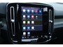 Volvo XC40 Recharge P8 AWD R-Design | Panoramadak| Premium Audio by Harman en Kardon|Rondomzicht Camera| Lederen Interieur| Alarmklasse 3| Electrisch bedienbare Voorstoelen| Warmtepomp| Park Assist voor en Achter.