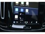 Volvo XC40 Recharge P8 AWD R-Design | Panoramadak| Premium Audio by Harman en Kardon|Rondomzicht Camera| Lederen Interieur| Alarmklasse 3| Electrisch bedienbare Voorstoelen| Warmtepomp| Park Assist voor en Achter.