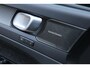 Volvo XC40 Recharge P8 AWD R-Design | Panoramadak| Premium Audio by Harman en Kardon|Rondomzicht Camera| Lederen Interieur| Alarmklasse 3| Electrisch bedienbare Voorstoelen| Warmtepomp| Park Assist voor en Achter.