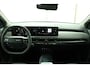 Kia EV3 Plus Advanced 81.4 kWh DEMO - Automatische achterklep - Stoel/Stuur verwarming - Apple Carplay/Android Auto - Schuif/Kantel dak - Achteruitrij camera - Adaptive cruise control Fabrieskgarantie t/m 10-10-2032