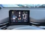 MG MG4 Long Range Luxury 64 kWh | Navi | Camera | Led Koplampen | CarPlay | Stoel & Stuurverwarming | Getint Glas |
