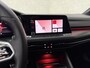 Volkswagen Golf 1.4 eHybrid GTE | IQ-Light | ACC | 19'' | GTI Diffuser | Trekhaak | Stuurwielverwarming | Achteruitrij-Camera | 3-Zone Clima | Carplay | Sfeerverlichting | Draadloos Laden |