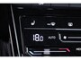 Volkswagen T-Roc 1.5 TSI R-Line Business Automaat | Trekhaak | LED | ECC | VELGEN