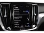 Volvo V60 2.0 B3 Core 163PK Automaat Metallic Wit Black Pack Navigatie Carplay Achteruitrijcamera 18 inch LMV