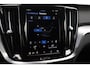 Volvo V60 2.0 B3 Core 163PK Automaat Metallic Wit Black Pack Navigatie Carplay Achteruitrijcamera 18 inch LMV