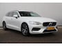 Volvo V60 2.0 B3 Core 163PK Automaat Metallic Wit Black Pack Navigatie Carplay Achteruitrijcamera 18 inch LMV