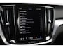 Volvo V60 2.0 B3 Core 163PK Automaat Metallic Wit Black Pack Navigatie Carplay Achteruitrijcamera 18 inch LMV
