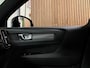 Volvo XC40 T2 Aut. R-Design Schuifdak | Adaptieve Cruise Control | Stoel en Stuurwielverwarming | Parkeercamera | Pilot Assist | Keyless Drive | Parkeersensoren voor+achter | Leder / Alcantara R-Design bekleding met wit stiksel en bies | Zitting verlenging voorstoelen | Privacy Glass | Elektrisch bedienbare achterklep | Climate Control L+R | DAB Radio | Apple Carplay/Android Auto | Volvo On Call met mobiele App functie |