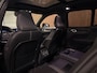 Volvo XC40 T2 Aut. R-Design Schuifdak | Adaptieve Cruise Control | Stoel en Stuurwielverwarming | Parkeercamera | Pilot Assist | Keyless Drive | Parkeersensoren voor+achter | Leder / Alcantara R-Design bekleding met wit stiksel en bies | Zitting verlenging voorstoelen | Privacy Glass | Elektrisch bedienbare achterklep | Climate Control L+R | DAB Radio | Apple Carplay/Android Auto | Volvo On Call met mobiele App functie |