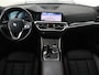 BMW 3-Serie 318i High Executive | Sport Line | Leder | Stoelverwarming | Camera | Sportstoelen | Carplay | Sfeerverlichting | Live Cockpit | Navigatie | Full LED | Climate control | Park Assist | Cruise control