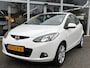 Mazda 2 1.5 GT-L 1e Eig. NL-Auto, Keurig Onderhouden, Trekhaak, Automatische Airco, Stoel verwarming, 16 inch lichtmetalen wielen, Audio + Stuurbed.