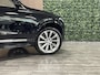 Volvo XC90 T8 AWD Recharge Inscription Trekhaak | 360° Camera | Harman Kardon | Schuifdak | 21 Inch | Adaptieve Cruise Control | Stoel en Stuurwielverwarming | Full LED Meesturende koplampen | Pilot Assist | BLIS Dode Hoek Detectie | Lederen bekleding | Keyless Drive | Parkeersensoren voor+achter | Privacy Glass | Elektrisch bedienbare achterklep | Geïntegreerde zongordijnen achterportieren | 7-Persoons | 4-Zone Climate Control | DAB Radio | Apple Carplay/Android Auto | Volvo On Call met mobiele App functie | Onyx Black Metallic |