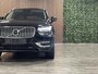 Volvo XC90 T8 AWD Recharge Inscription Trekhaak | 360° Camera | Harman Kardon | Schuifdak | 21 Inch | Adaptieve Cruise Control | Stoel en Stuurwielverwarming | Full LED Meesturende koplampen | Pilot Assist | BLIS Dode Hoek Detectie | Lederen bekleding | Keyless Drive | Parkeersensoren voor+achter | Privacy Glass | Elektrisch bedienbare achterklep | Geïntegreerde zongordijnen achterportieren | 7-Persoons | 4-Zone Climate Control | DAB Radio | Apple Carplay/Android Auto | Volvo On Call met mobiele App functie | Onyx Black Metallic |