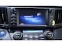 Toyota RAV4 Hybrid business edition Cruise-controle ECC led-verlichting Navi key-less go en start electrische achterklep stoel-stuur verwarming lane-assist private-glas camera boekjes aanwezig PDC v+a