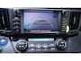 Toyota RAV4 Hybrid business edition Cruise-controle ECC led-verlichting Navi key-less go en start electrische achterklep stoel-stuur verwarming lane-assist private-glas camera boekjes aanwezig PDC v+a