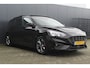 Ford Focus Wagon 1.0 EcoBoost Hybrid ST Line X Business | Incl. 12 maanden garantie | Trekhaak | Panorama dak | Achteruitrijcamera | Cruise control | Climate control | Airco | Bluetooth | Lichtmetalen velgen | Parkeersensoren