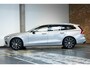 Volvo V60 T6 Plug-in hybrid AWD Essential Bright | Lederen bekleding | Electrische wegklapbare trekhaak | Stoelverwarming | Adaptive cruise Control | Parkeersensoren voor + achter | Parkeercamera | BLIS | Stuurwielverwarming