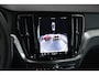 Volvo V60 T6 Plug-in hybrid AWD Essential Bright | Lederen bekleding | Electrische wegklapbare trekhaak | Stoelverwarming | Adaptive cruise Control | Parkeersensoren voor + achter | Parkeercamera | BLIS | Stuurwielverwarming