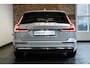 Volvo V60 T6 Plug-in hybrid AWD Essential Bright | Lederen bekleding | Electrische wegklapbare trekhaak | Stoelverwarming | Adaptive cruise Control | Parkeersensoren voor + achter | Parkeercamera | BLIS | Stuurwielverwarming