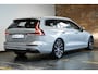Volvo V60 T6 Plug-in hybrid AWD Essential Bright | Lederen bekleding | Electrische wegklapbare trekhaak | Stoelverwarming | Adaptive cruise Control | Parkeersensoren voor + achter | Parkeercamera | BLIS | Stuurwielverwarming