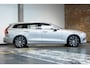 Volvo V60 T6 Plug-in hybrid AWD Essential Bright | Lederen bekleding | Electrische wegklapbare trekhaak | Stoelverwarming | Adaptive cruise Control | Parkeersensoren voor + achter | Parkeercamera | BLIS | Stuurwielverwarming