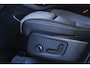 Volvo XC40 B4 Plus Dark | Verwarmbare Voorstoelen en Stuurwiel | Semi-Elektrische Trekhaak | Verwarmbare Voorruit | Premium Audio by Harman Kardon | Adaptieve Cruise Control | Park Assist