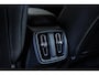 Volvo XC40 B4 Plus Dark | Verwarmbare Voorstoelen en Stuurwiel | Semi-Elektrische Trekhaak | Verwarmbare Voorruit | Premium Audio by Harman Kardon | Adaptieve Cruise Control | Park Assist