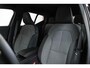 Volvo XC40 B4 Plus Dark | Trekhaak Semi-elektrisch | Adaptieve Cruise Control | Pilot Assist | Verwarmbare voorstoelen | Verwarmbaar stuurwiel | Blind Spot Information System | Verwarmbare voorruit | Parkeercamera | Parkeersensoren voor + achter |