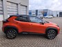 Toyota Yaris Cross 1.5 Hybrid Dynamic Bi-Tone STUUR- EN STOELVERWARMING PDC VOOR EN ACHTER CAMERA