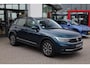 Volkswagen Tiguan 1.4 TSI eHybrid Life Business panoramadak wegklapbare trekhaak area view camera ergo stoelen stoel en stuurwielverwarming elektrische achterklep digital cockpit pro draadloos carplay en draadloos laden park assist lendesteunen voor massage stand elektrische achterklep