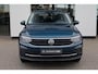 Volkswagen Tiguan 1.4 TSI eHybrid Life Business panoramadak wegklapbare trekhaak area view camera ergo stoelen stoel en stuurwielverwarming elektrische achterklep digital cockpit pro draadloos carplay en draadloos laden park assist lendesteunen voor massage stand elektrische achterklep
