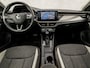 Skoda Scala 1.0 TSI Sport Automaat (PANORAMADAK, VIRTUAL COCKPIT, APPLE CARPLAY, GROOT NAVI, CLIMATE, STOELVERWARMING, SPORTSTOELEN, CRUISE, CAMERA, GETINT GLAS, NIEUWSTAAT)