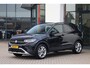 Volkswagen T-Cross 1.0 TSI Life Edition 115PK / 85kW PL €560 p/m* trekhaak side assist acc stoelverwarming climatronic park assist privacy glas 17" lmv 4 seizoenen banden ambiente verlichting zwarte dakhemel dimmende spiegel lendesteunen acc draadloos laden en draadloos carplay