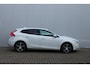 Volvo V40 1.5 T2 Momentum | Achteruitrijcamera | Stoelverwarming voorzijde | Full map navigatie | Cruise control | Bluetooth telefonie |